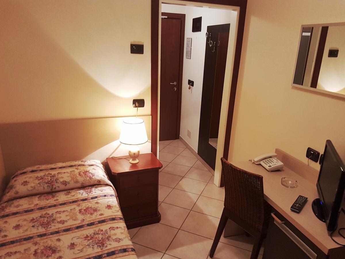 Hotel Bridge Bellaria-Igea Marina Zewnętrze zdjęcie